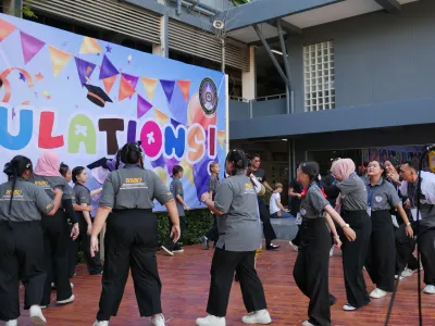  สมัครเรียน วไลยอลงกรณ์ ,สมัครเรียน vru ,หลักสูตรศิลปศาสตรบัณฑิต สาขาวิชาภาษาอังกฤษธุรกิจ